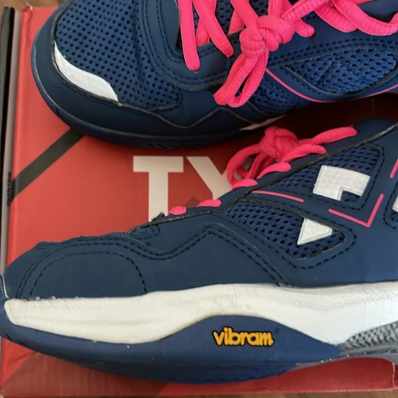 New Tyrol Women's Volley V Pickleball Shoe Navy/Pink - Picture 3 of 16